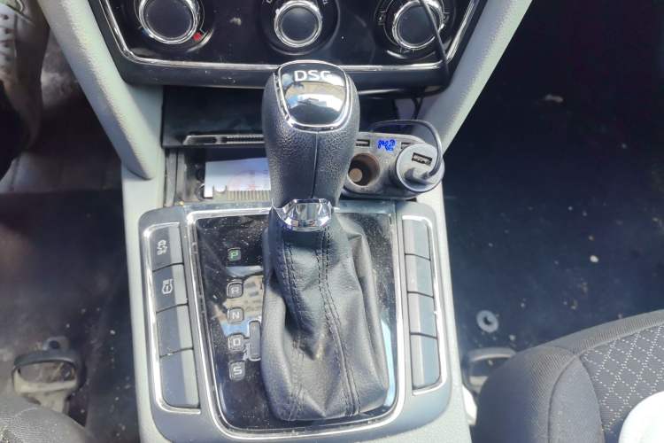 Used Skoda Superb 2013 1.4TSI DSG Sport Edition Gear Lever