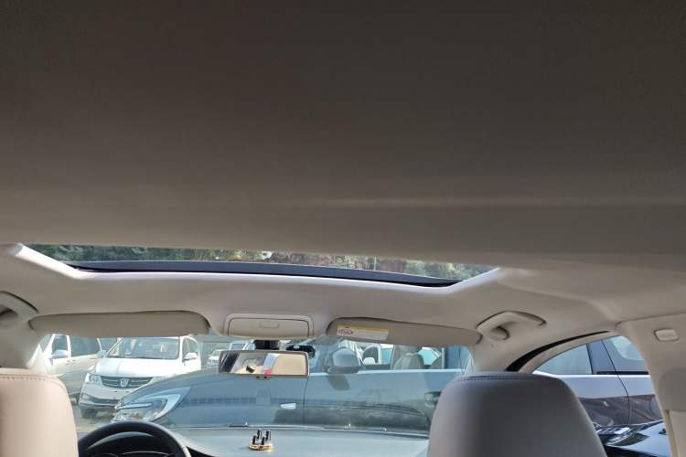 Used Skoda Superb 2013 1.8TSI Automatic Yashi Edition Headliner