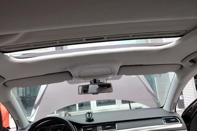 Used Skoda Superb 2013 1.8TSI Automatic MingShi Edition Headliner
