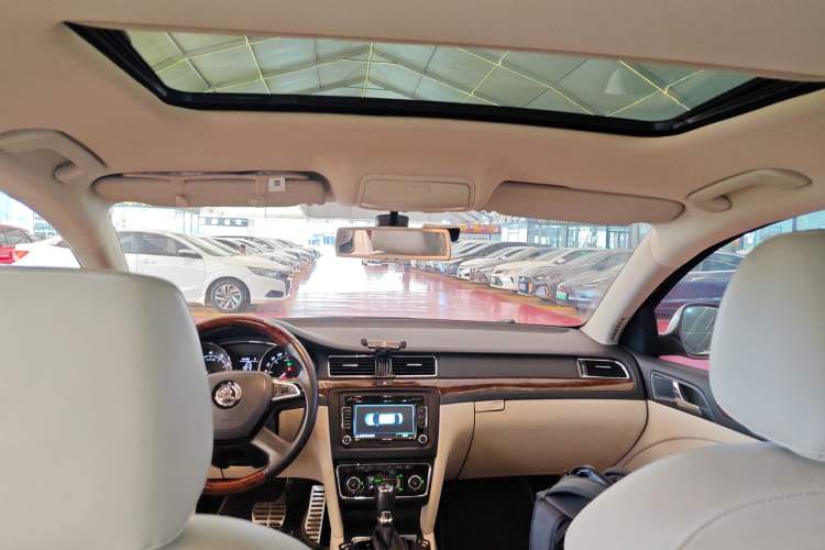 Used Skoda Superb 2013 2.0 TSI DSG Luxury Edition Headliner