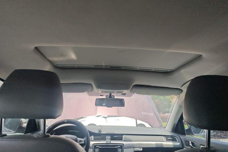 Used Skoda Superb 2013 1.8TSI Automatic Yashi Edition Headliner