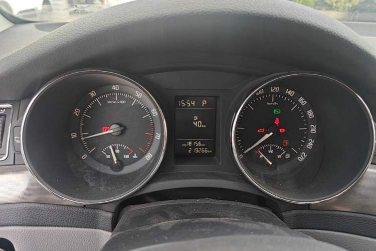Used Skoda Superb 2013 1.4TSI DSG Sport Edition Instrument Cluster