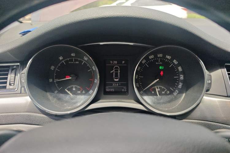 Used Skoda Superb 2013 1.8TSI Automatic Yashi Edition Instrument Cluster