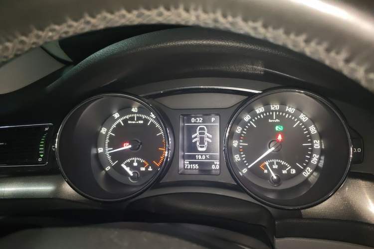 Used Skoda Superb 2013 1.8TSI Automatic Yashi Edition Instrument Cluster