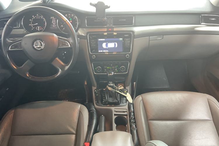 Used Skoda Superb 2013 1.8TSI Automatic Yashi Edition Interior 11