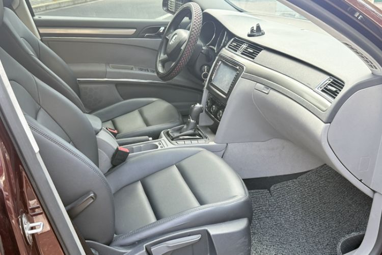 Used Skoda Superb 2013 1.4TSI DSG Sport Edition Interior 11