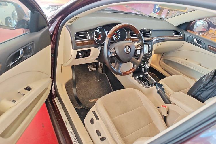 Used Skoda Superb 2013 2.0 TSI DSG Luxury Edition Interior 3