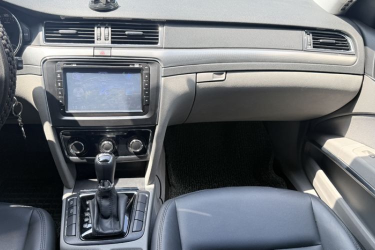 Used Skoda Superb 2013 1.4TSI DSG Sport Edition Interior 3