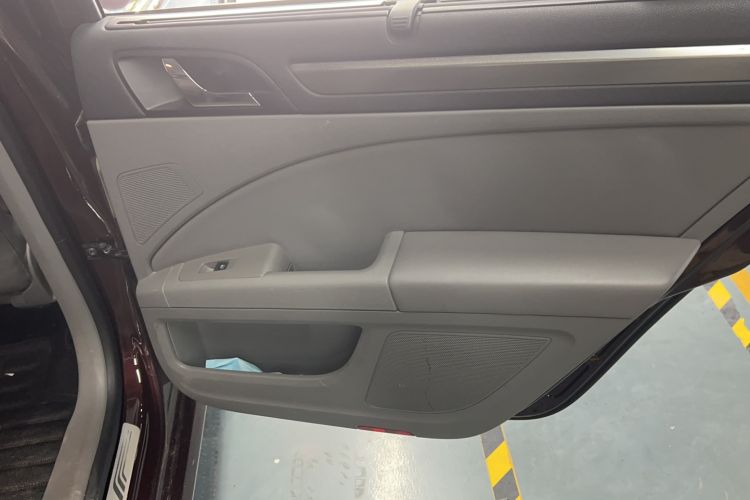 Used Skoda Superb 2013 1.8TSI Automatic Yashi Edition Interior 4