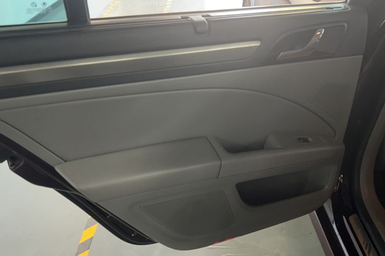 Used Skoda Superb 2013 1.8TSI Automatic Yashi Edition Interior 7