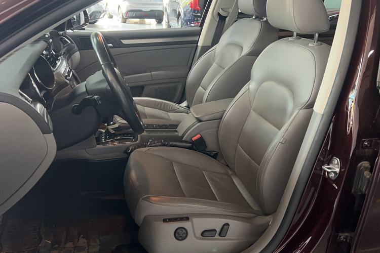 Used Skoda Superb 2013 1.8TSI Automatic Yashi Edition Interior 8