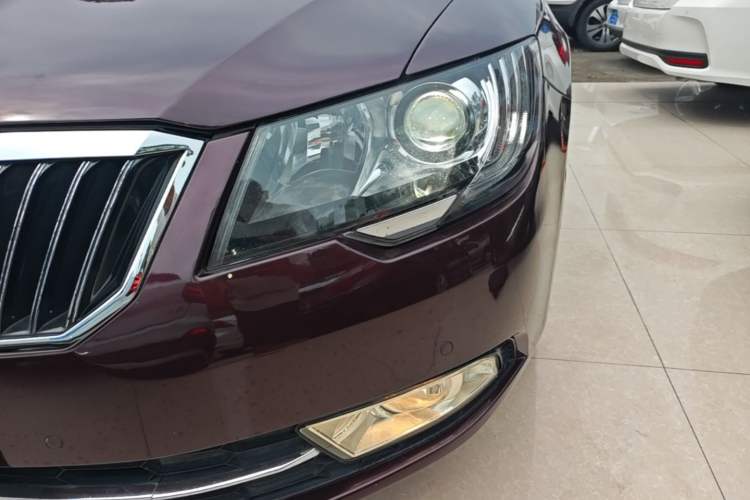 Used Skoda Superb 2013 1.8TSI Automatic Yashi Edition Left Front Headlight