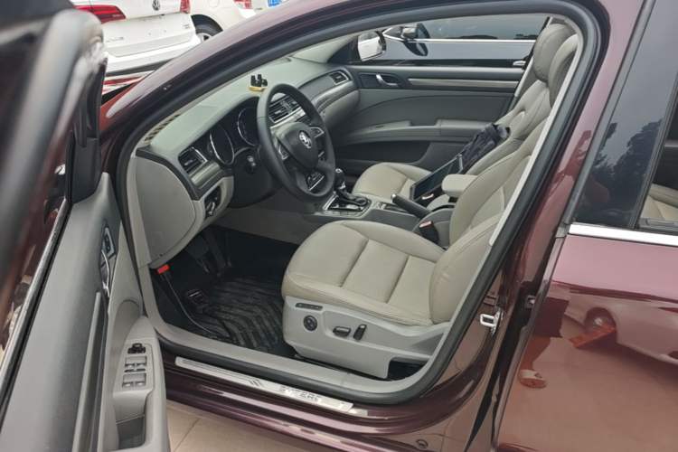 Used Skoda Superb 2013 1.8TSI Automatic Yashi Edition Left Front Seat