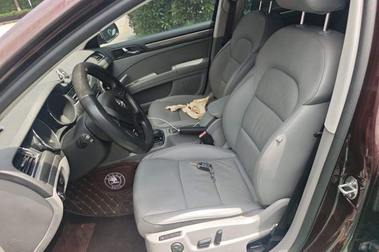 Used Skoda Superb 2013 1.8TSI Automatic Yashi Edition Left Front Seat