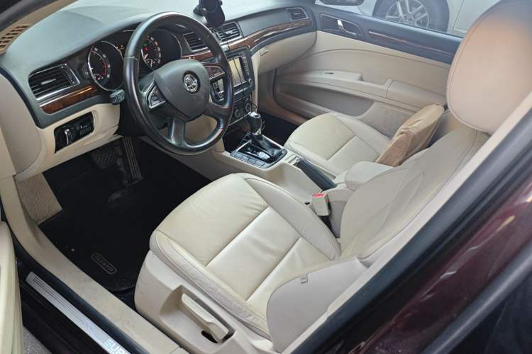 Used Skoda Superb 2013 1.8TSI Automatic MingShi Edition Left Front Seat