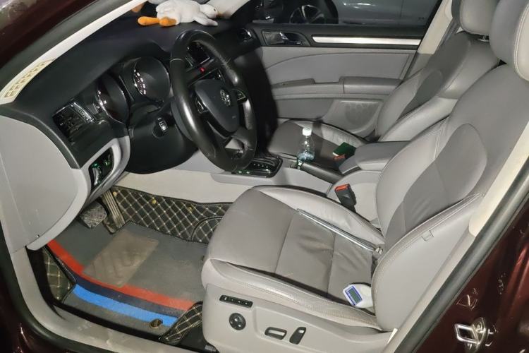 Used Skoda Superb 2013 1.8TSI Automatic Yashi Edition Left Front Seat