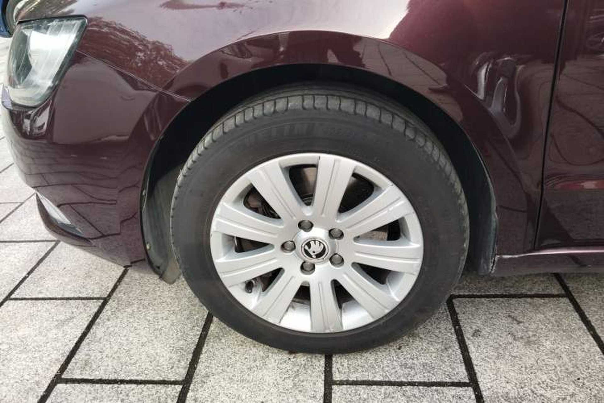 Used Skoda Superb 2013 1.4TSI DSG Sport Edition Left Front Wheel Hub