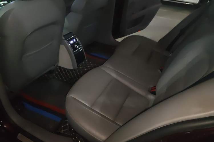 Used Skoda Superb 2013 1.8TSI Automatic Yashi Edition Left Rear Seat
