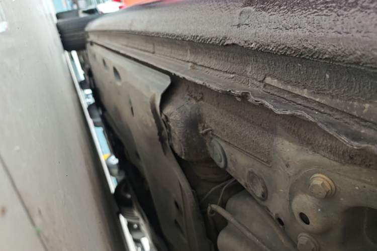 Used Skoda Superb 2013 1.8TSI Automatic Yashi Edition Left Side Sill