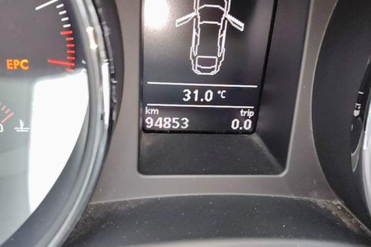 Used Skoda Superb 2013 1.8TSI Automatic MingShi Edition Odometer Close Up