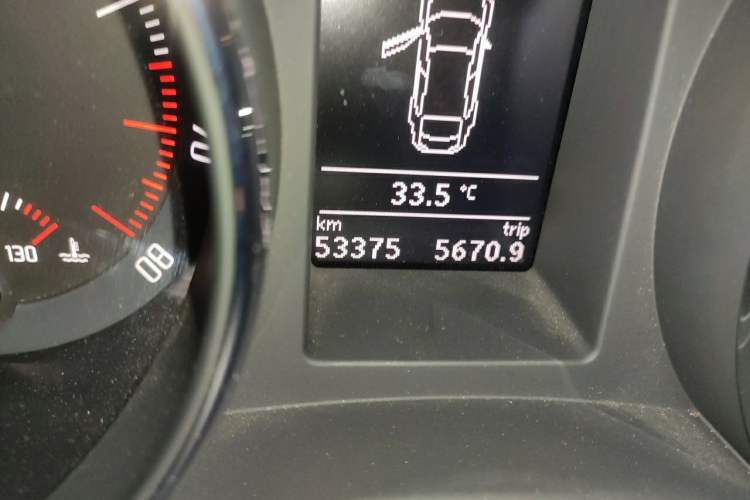 Used Skoda Superb 2013 1.8TSI Automatic MingShi Edition Odometer Close Up
