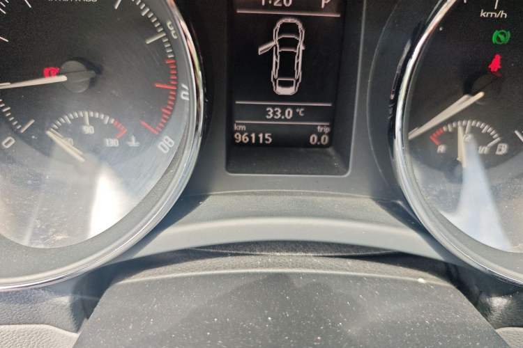 Used Skoda Superb 2013 1.8TSI Automatic Yashi Edition Odometer Close Up