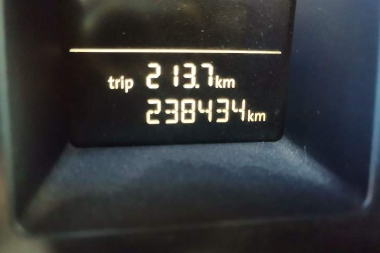 Used Skoda Superb 2013 1.4TSI DSG Sport Edition Odometer Close Up