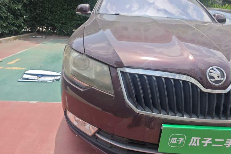 Used Skoda Superb 2013 1.8TSI Automatic Yashi Edition Right Front Headlight