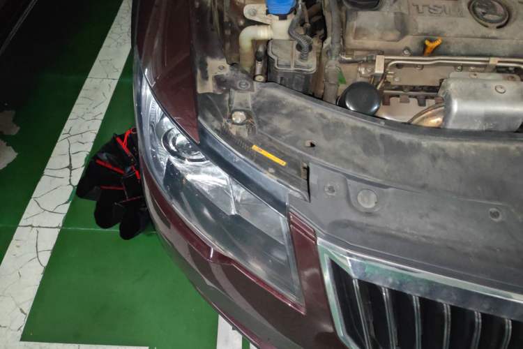 Used Skoda Superb 2013 1.4TSI Manual Shengshi Edition Right Front Headlight