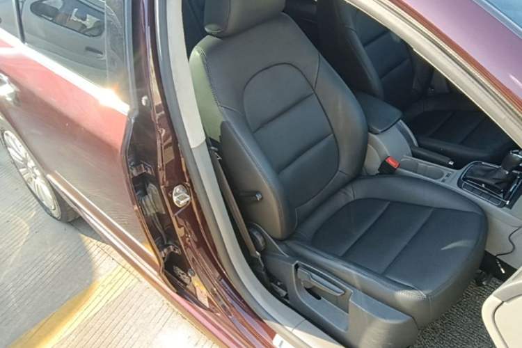 Used Skoda Superb 2013 1.4TSI DSG Sport Edition Right Front Seat