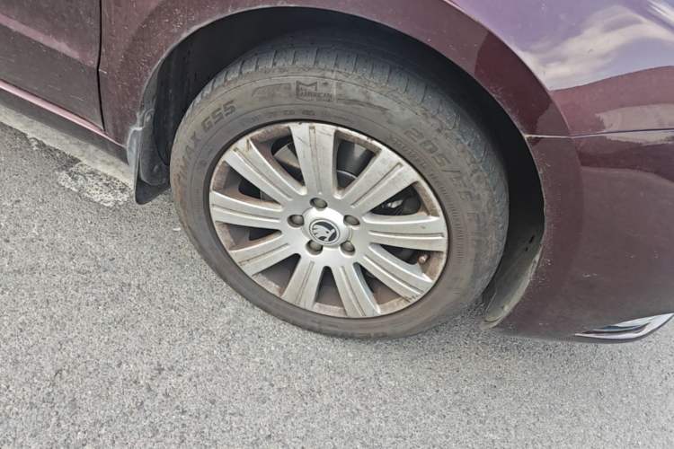 Used Skoda Superb 2013 1.4TSI DSG Sport Edition Right Front Wheel Hub