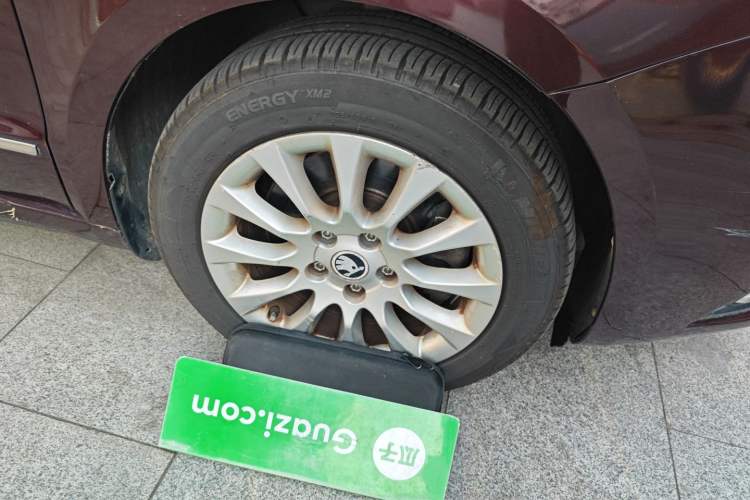Used Skoda Superb 2013 1.8TSI Automatic MingShi Edition Right Front Wheel Hub