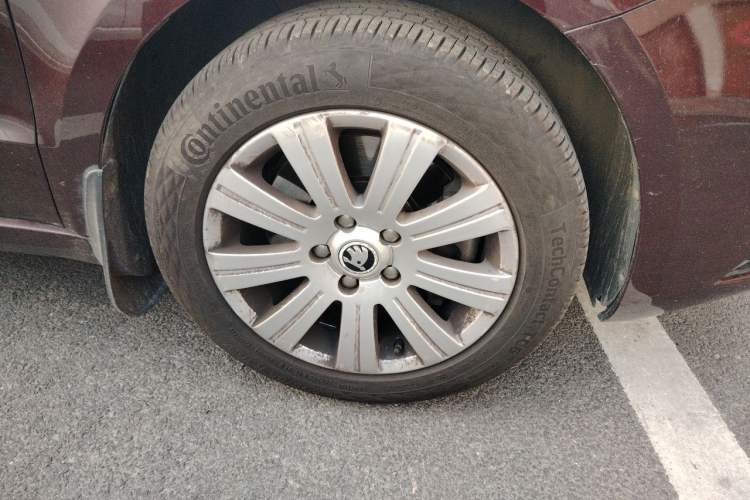 Used Skoda Superb 2013 1.4TSI DSG Sport Edition Right Front Wheel Hub