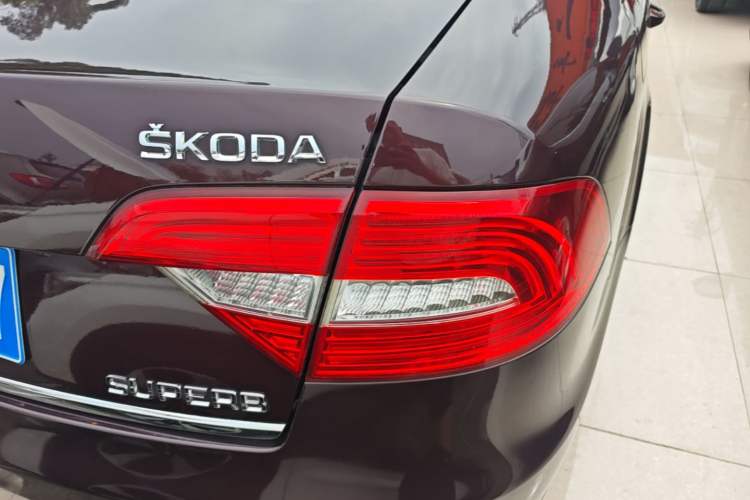Used Skoda Superb 2013 1.8TSI Automatic Yashi Edition Right Rear Taillight