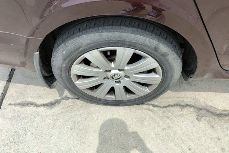 Used Skoda Superb 2013 1.4TSI DSG Sport Edition Right Rear Wheel Hub