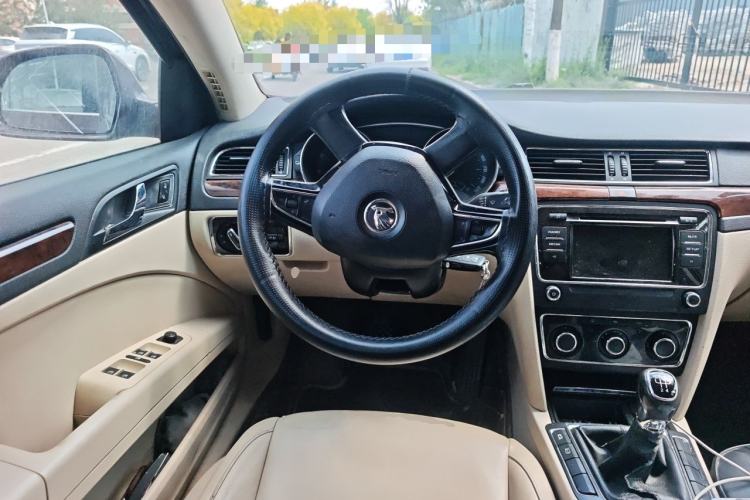 Used Skoda Superb 2013 1.8 TSI Manual MingShi Edition Steering Wheel