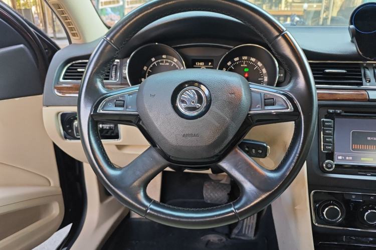 Used Skoda Superb 2013 1.8TSI Automatic MingShi Edition Steering Wheel