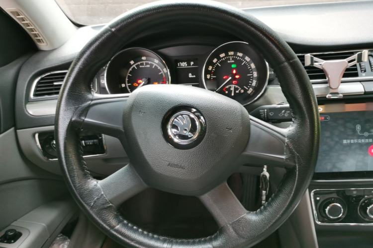 Used Skoda Superb 2013 1.4TSI DSG Sport Edition Steering Wheel
