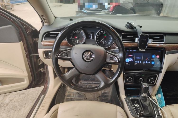Used Skoda Superb 2013 1.8TSI Automatic MingShi Edition Steering Wheel