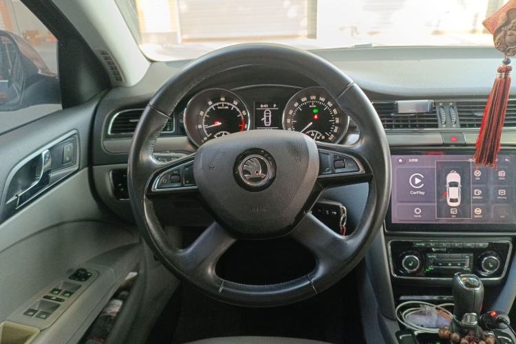 Used Skoda Superb 2013 1.8TSI Automatic Yashi Edition Steering Wheel