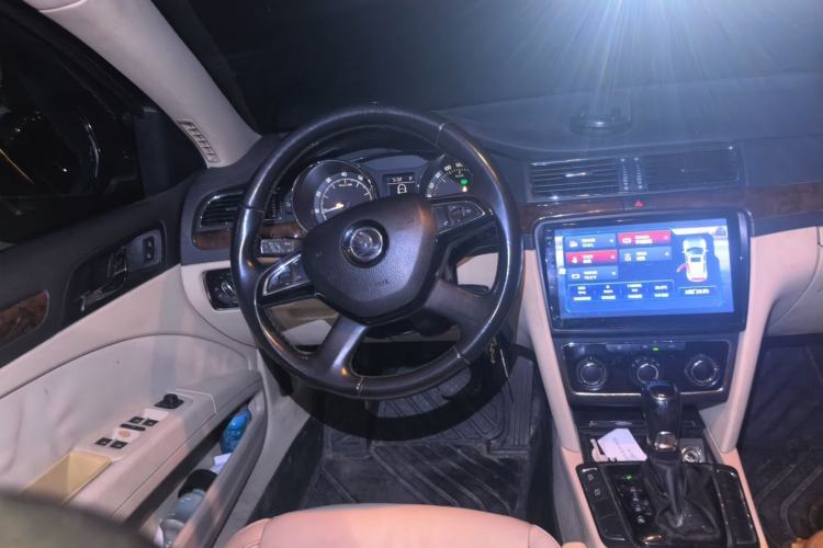 Used Skoda Superb 2013 1.8TSI Automatic MingShi Edition Steering Wheel