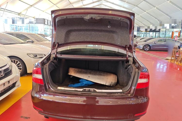Used Skoda Superb 2013 2.0 TSI DSG Luxury Edition Trunk