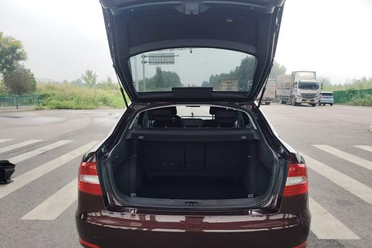 Used Skoda Superb 2013 1.4TSI DSG Sport Edition Trunk