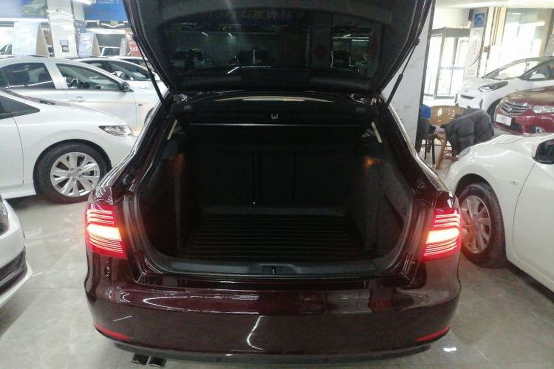 Used Skoda Superb 2013 1.8TSI Automatic MingShi Edition Trunk