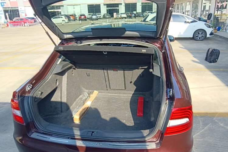 Used Skoda Superb 2013 1.4TSI DSG Sport Edition Trunk