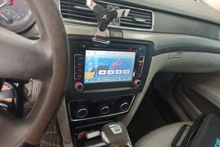 Used Skoda Superb 2013 1.4 TSI GreenLine2 Audio And AC Panel