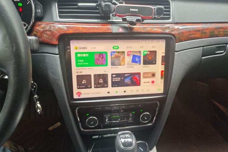 Used Skoda Superb 2013 Travel Edition 2.0 TSI Prestige Version Audio And AC Panel
