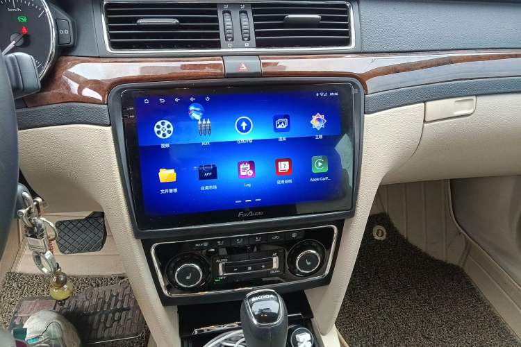 Used Skoda Superb 2013 1.8TSI Automatic Yashi Edition Audio And AC Panel