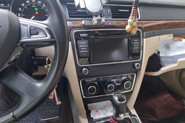 Used Skoda Superb 2013 1.8TSI Automatic MingShi Edition Audio And AC Panel