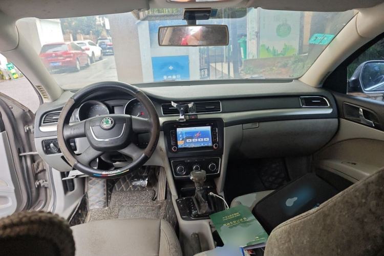 Used Skoda Superb 2013 1.4 TSI GreenLine2 Center Console